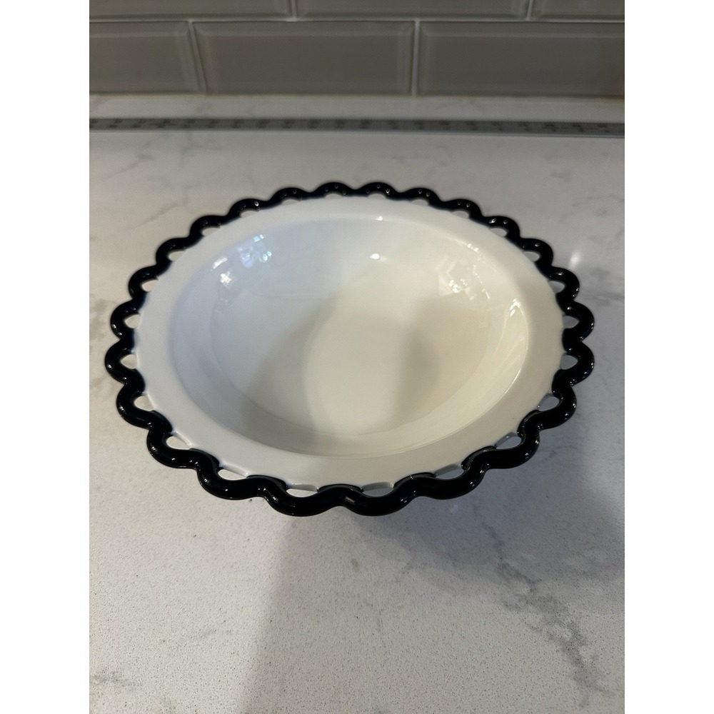 Anthropologie‎ sasha White bowl With Navy Blue scalloped fringe Edges